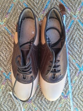 NEVER WORN VINTAGE BASS Women's Saddle SHOE BEIGE AND BROWN  Casual Shoe